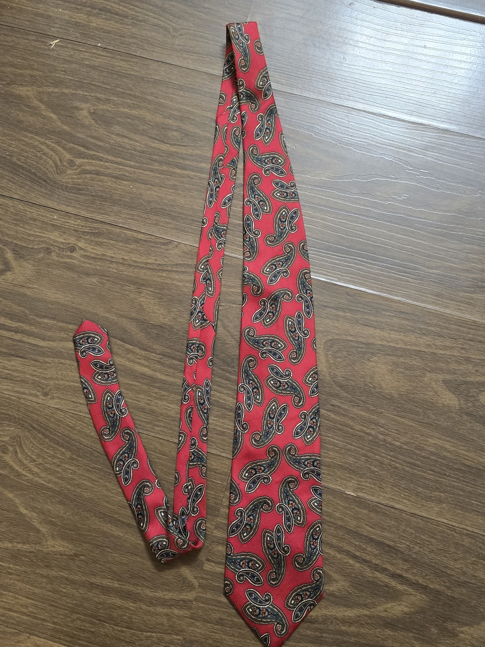 Classic Red Paisley 100% Silk Men's Tie - Guy Larouche